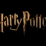 Logo dorato di Harry Potter su sfondo nero.