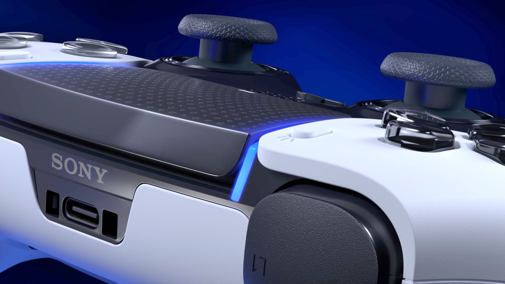 Immagine dettagliata del controller DualSense PS5 con caratteristiche innovative, annunciate
