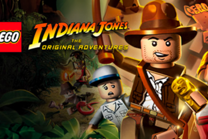 Copertina del gioco LEGO Indiana Jones: The Original Adventures con i personaggi principali in stile LEGO impegnati in una serie di avventure, Indiana Jones al centro con il suo iconico frustino e una statua dorata in mano